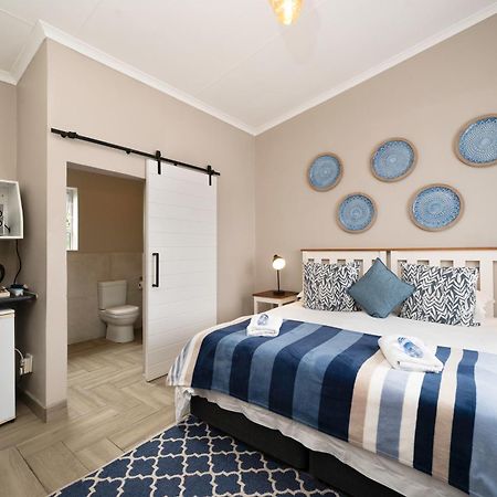 Admirals Lodge Guest House And Brightways Self Catering Apartments Port Elizabeth Buitenkant foto