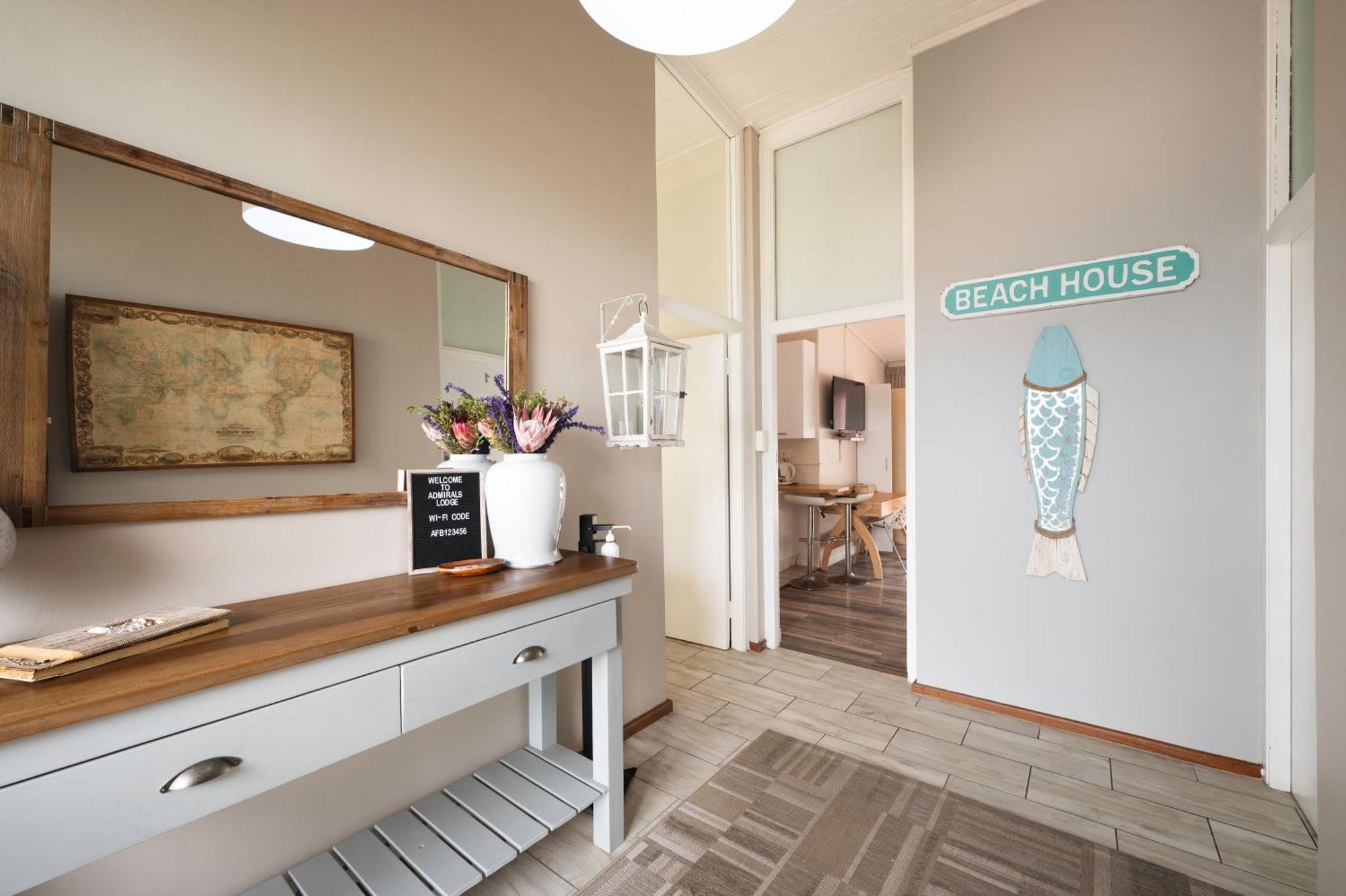 Admirals Lodge Guest House And Brightways Self Catering Apartments Port Elizabeth Buitenkant foto