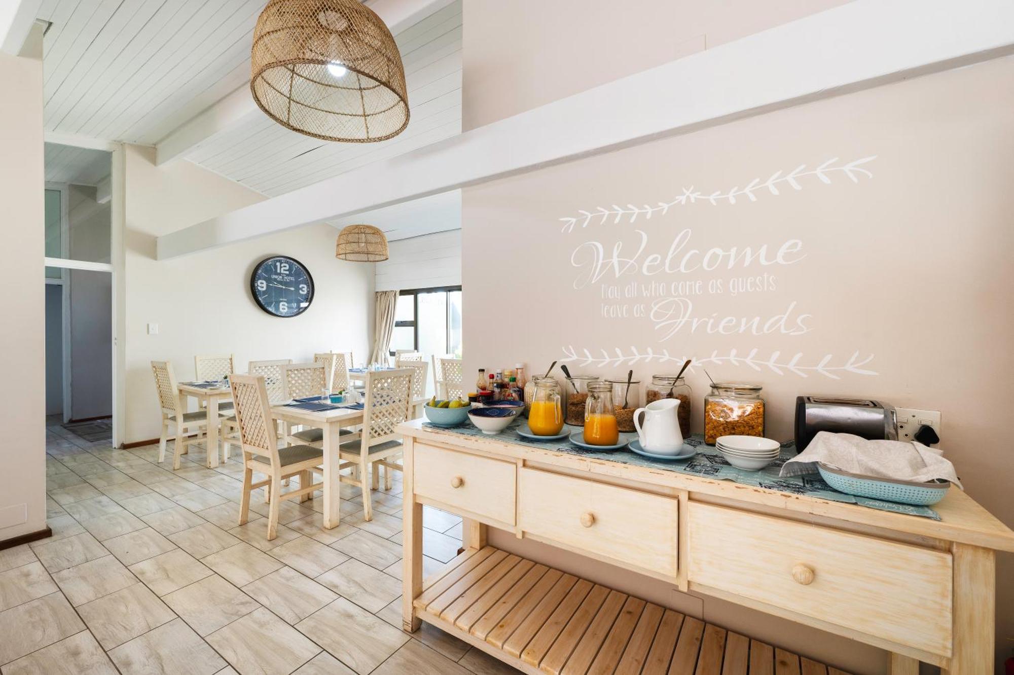 Admirals Lodge Guest House And Brightways Self Catering Apartments Port Elizabeth Buitenkant foto