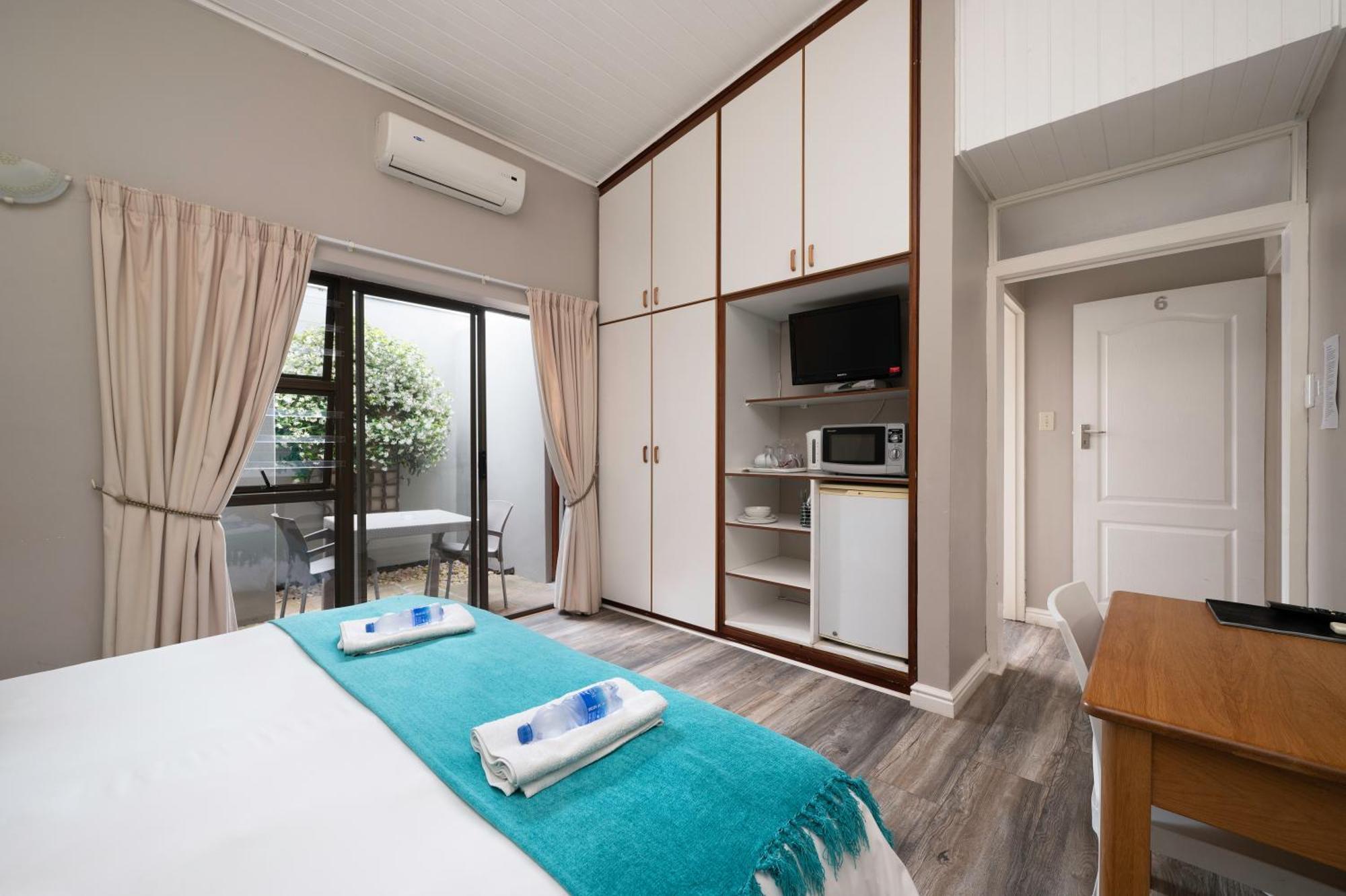 Admirals Lodge Guest House And Brightways Self Catering Apartments Port Elizabeth Buitenkant foto