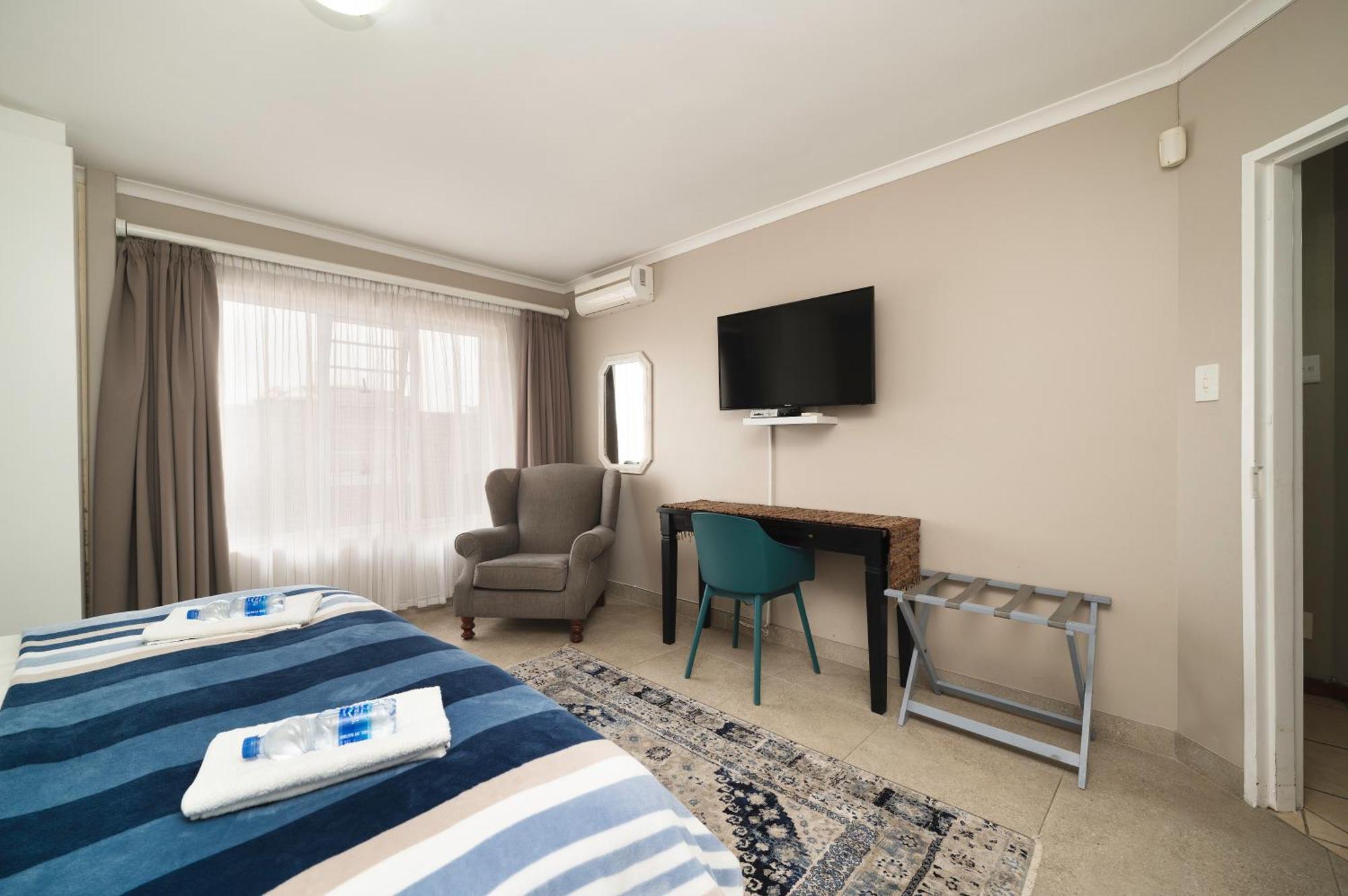 Admirals Lodge Guest House And Brightways Self Catering Apartments Port Elizabeth Buitenkant foto