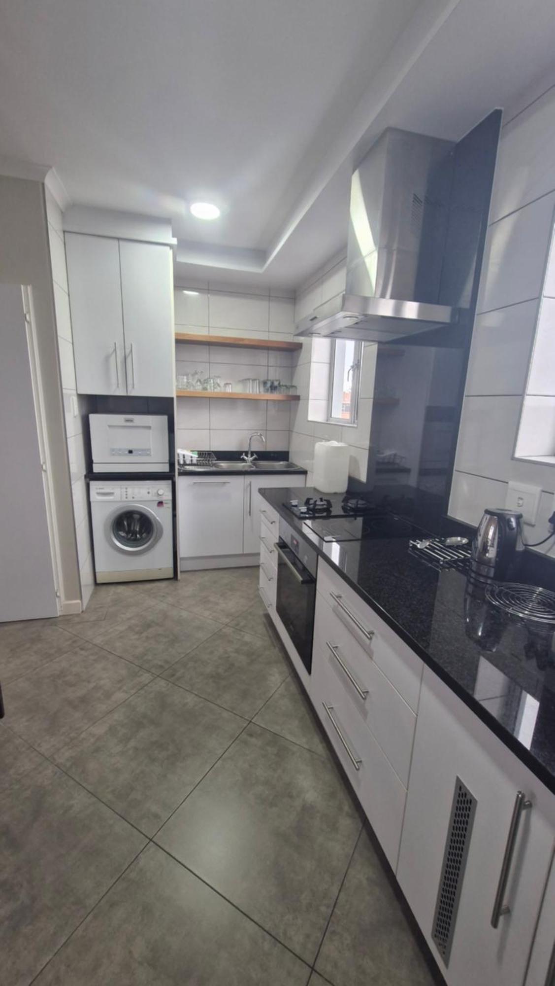 Admirals Lodge Guest House And Brightways Self Catering Apartments Port Elizabeth Buitenkant foto