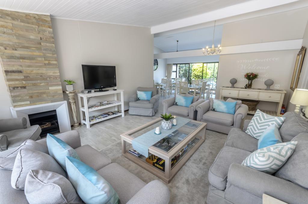 Admirals Lodge Guest House And Brightways Self Catering Apartments Port Elizabeth Buitenkant foto