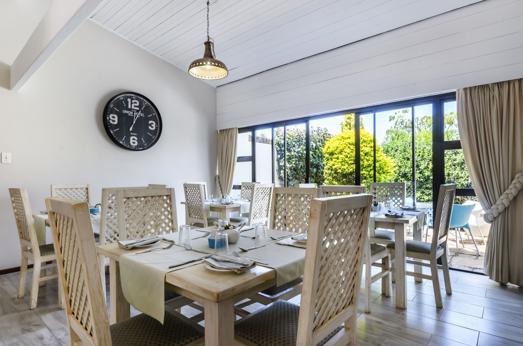 Admirals Lodge Guest House And Brightways Self Catering Apartments Port Elizabeth Buitenkant foto