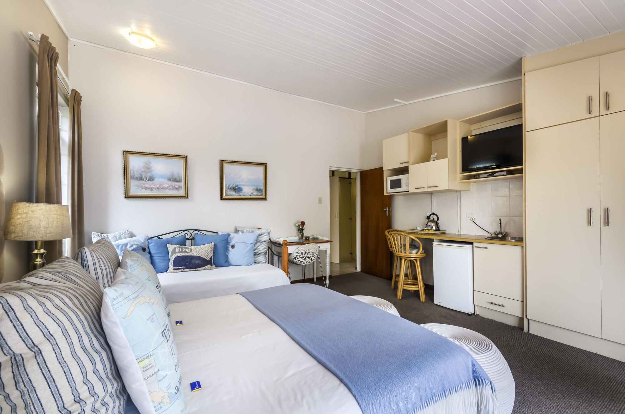 Admirals Lodge Guest House And Brightways Self Catering Apartments Port Elizabeth Buitenkant foto