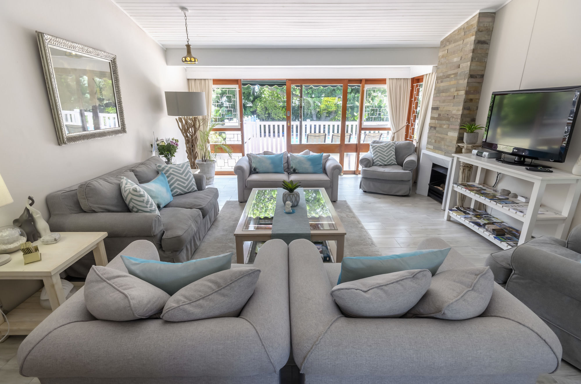 Admirals Lodge Guest House And Brightways Self Catering Apartments Port Elizabeth Buitenkant foto